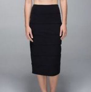 🍦Lululemon Yoga Over Skirt in Black